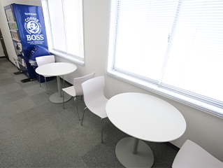 待ち時間もゆったり座ってお待ち頂けます